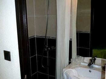 Logis Drom'Sud Hotel Donzère Εξωτερικό φωτογραφία